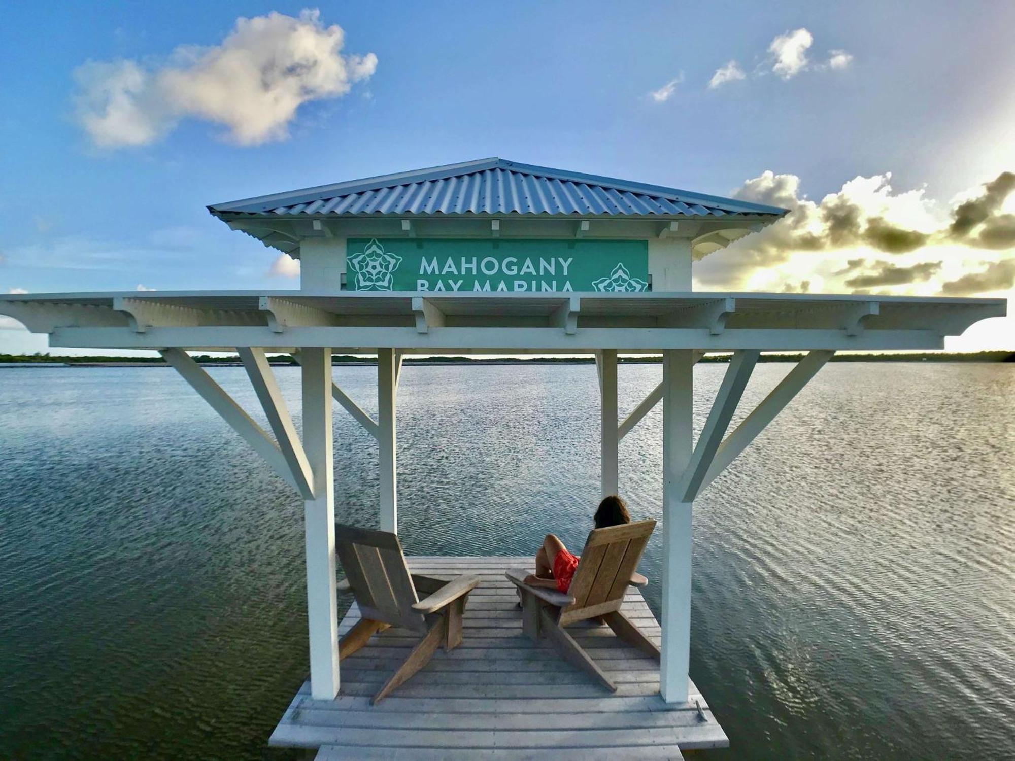 Mahogany Bay Resort And Beach Club, Curio Collection Сан-Педро Экстерьер фото
