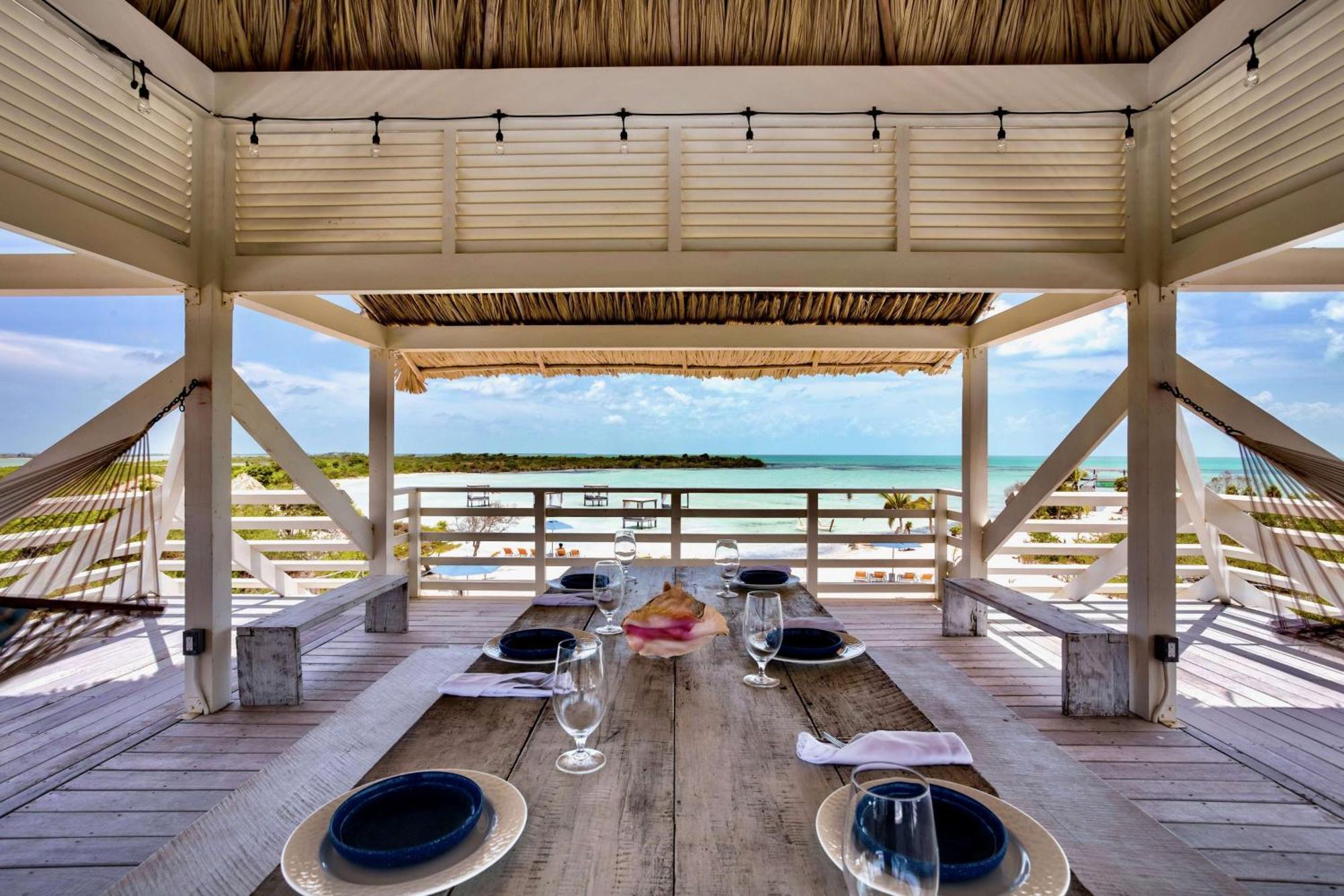 Mahogany Bay Resort And Beach Club, Curio Collection Сан-Педро Экстерьер фото